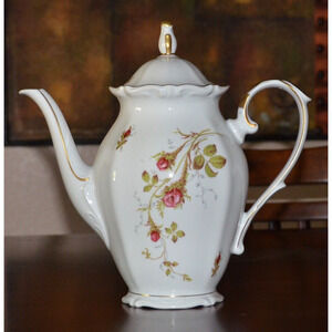 Shabby Chic W Eschenbach Bavaria Germany Briar Rose China Tea/Coffee Pot